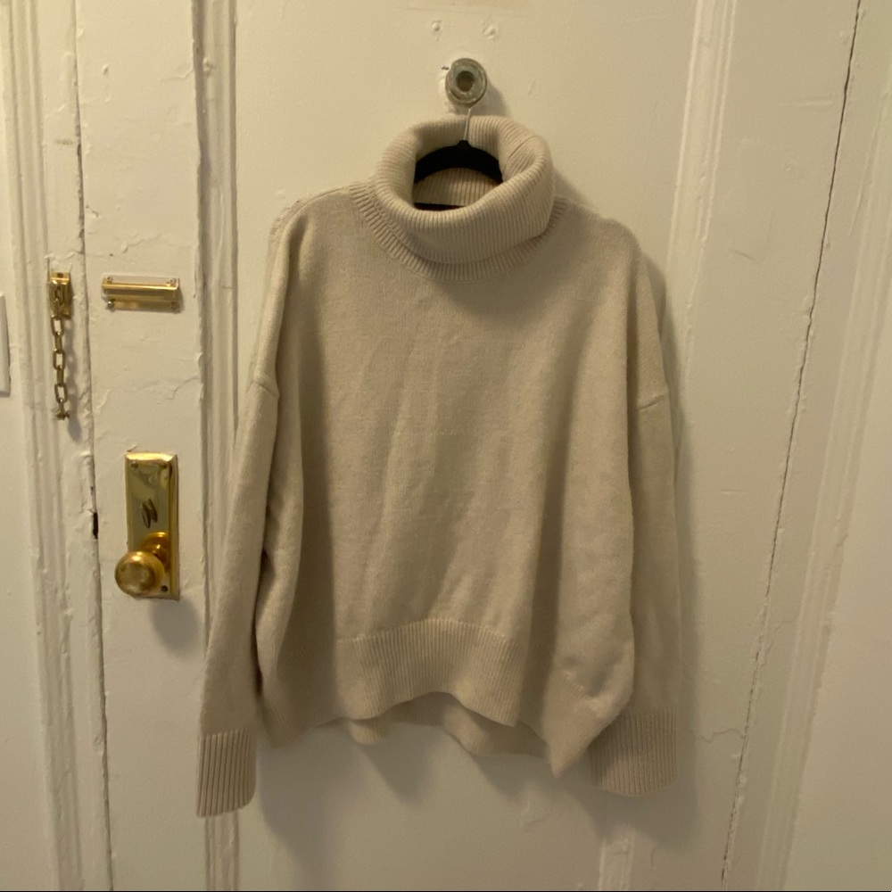 H&M Wool Blend Oversized Turtleneck size S CREAM